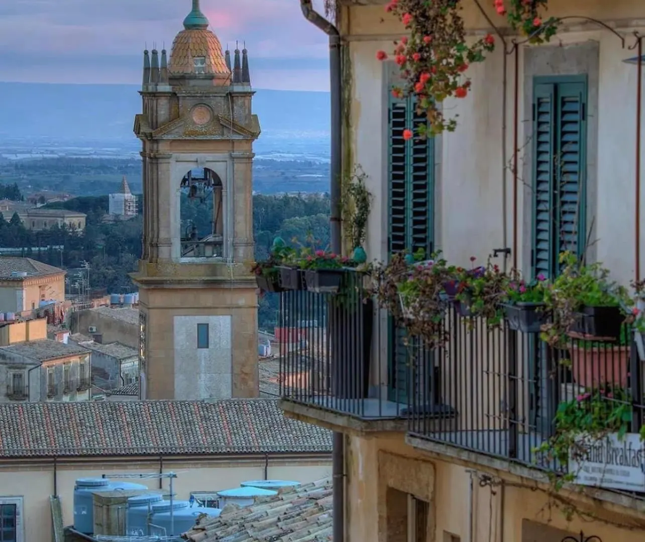 Casa Tipica Siciliana: Panoramic Terrace B&B Caltagirone