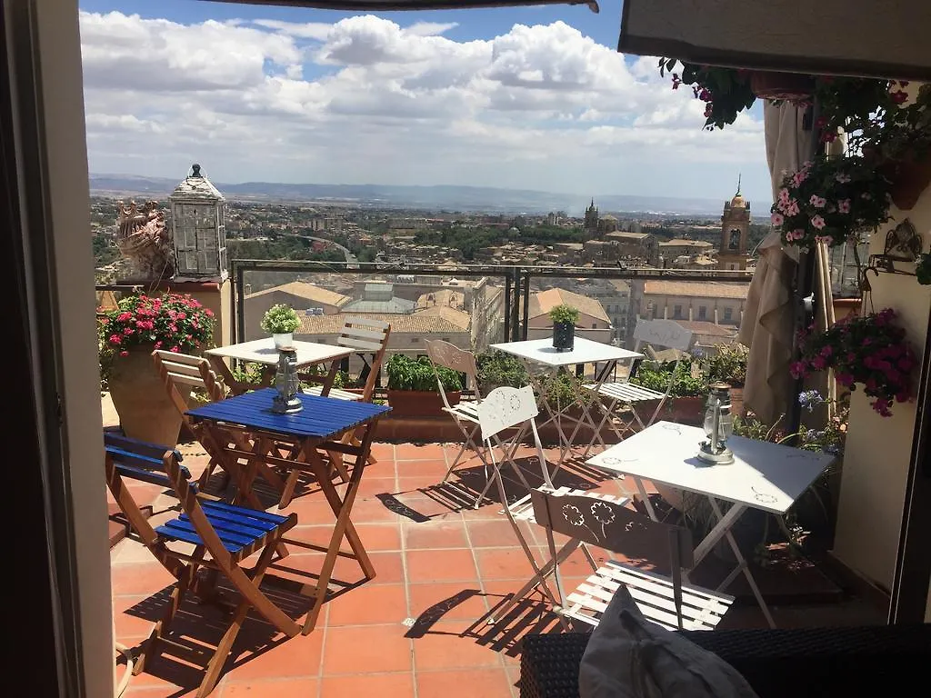 Bed & Breakfast Casa Tipica Siciliana: Panoramic Terrace B&B Caltagirone