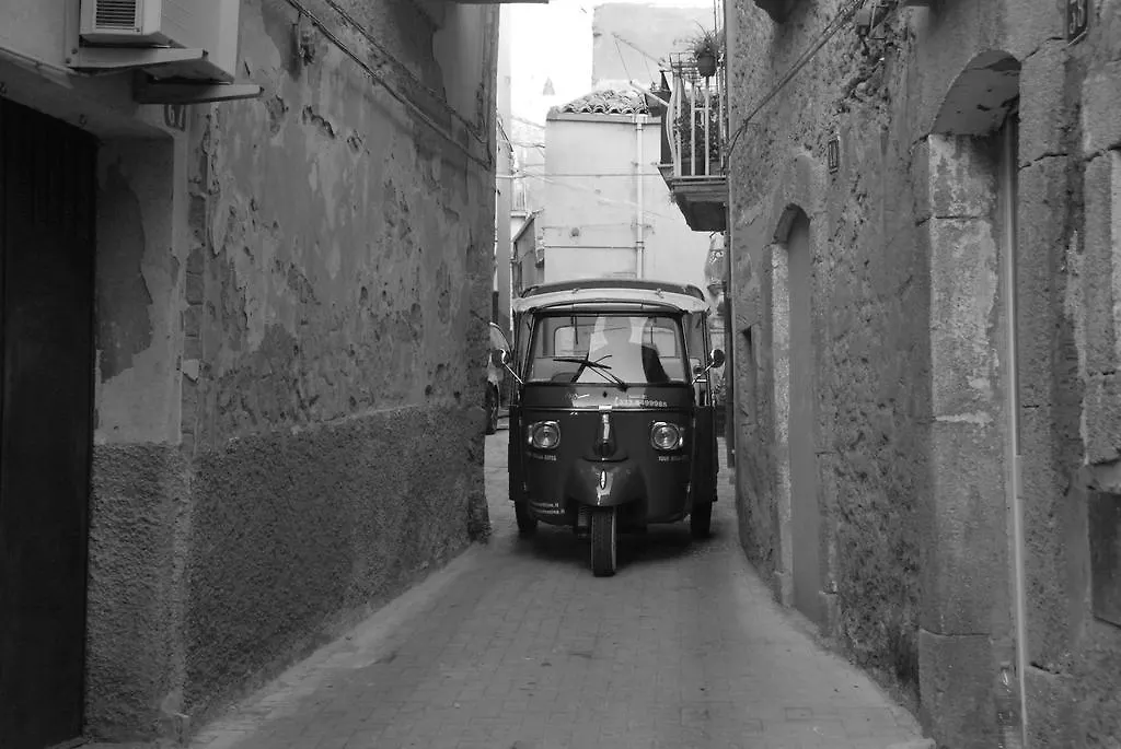 Casa Tipica Siciliana: Panoramic Terrace B&B Caltagirone