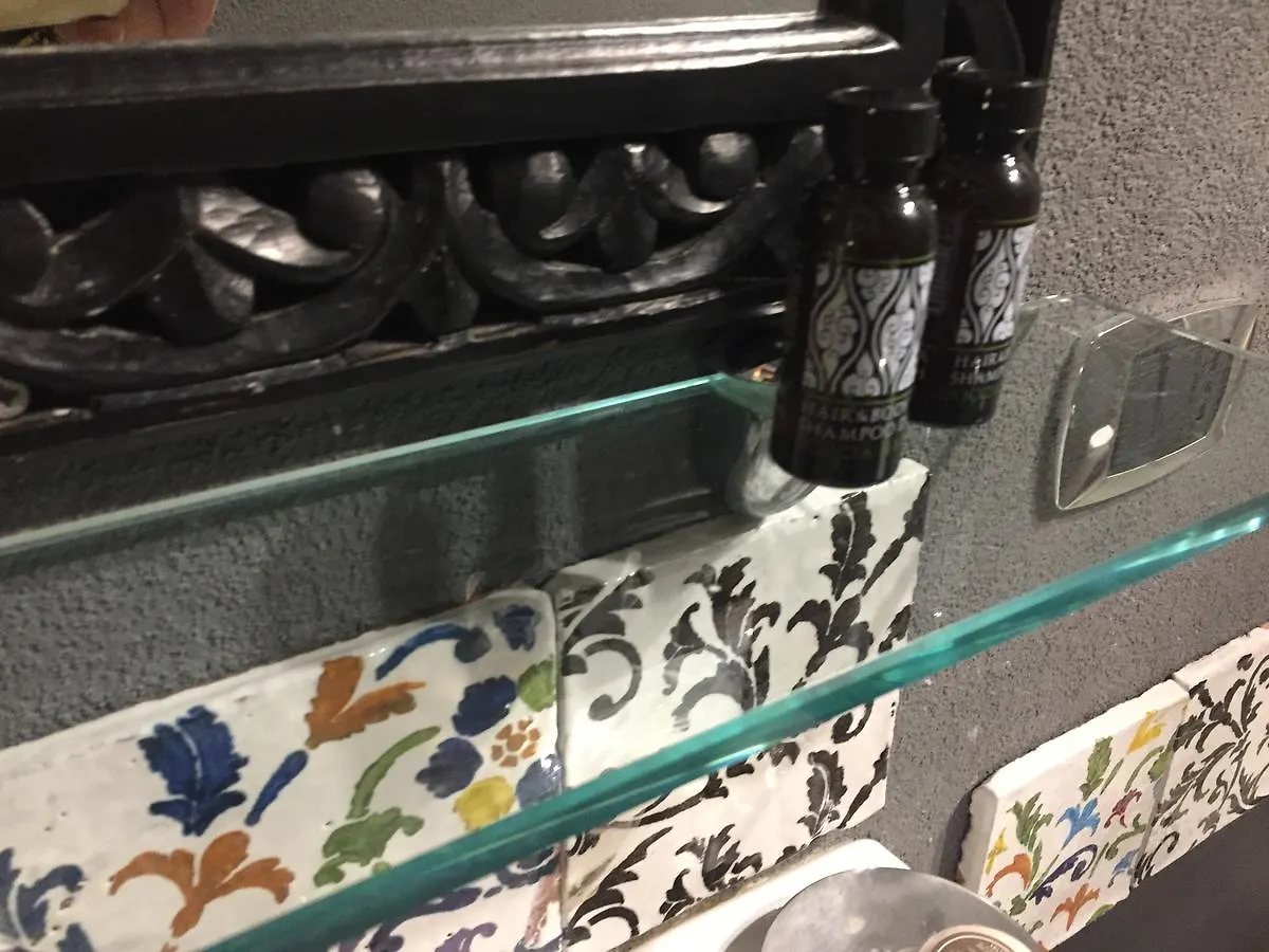 Casa Tipica Siciliana: Panoramic Terrace B&B Caltagirone 2*,