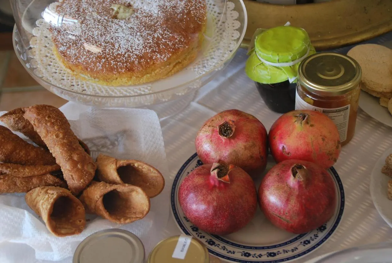 Bed & Breakfast Casa Tipica Siciliana: Panoramic Terrace B&B Caltagirone