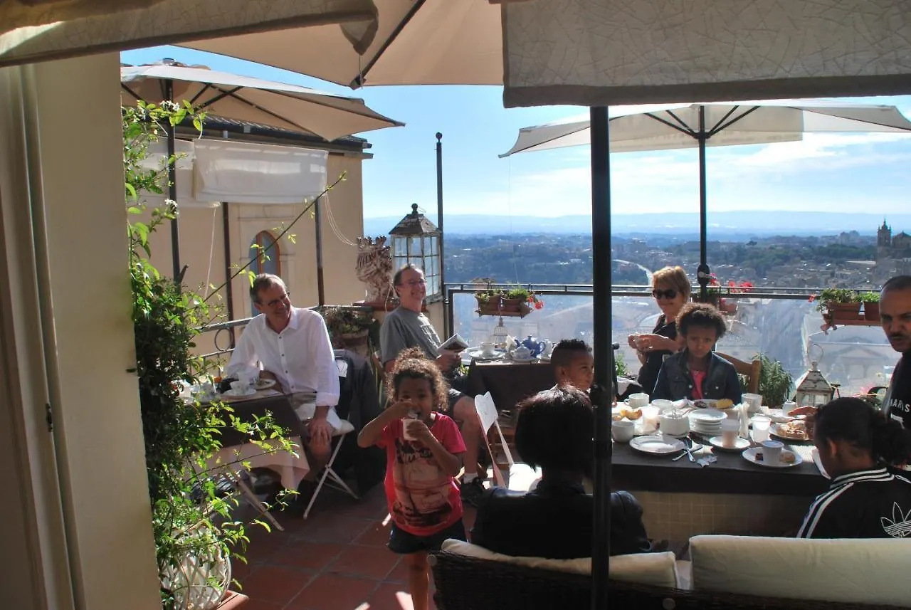 Casa Tipica Siciliana: Panoramic Terrace B&B Caltagirone 2*,