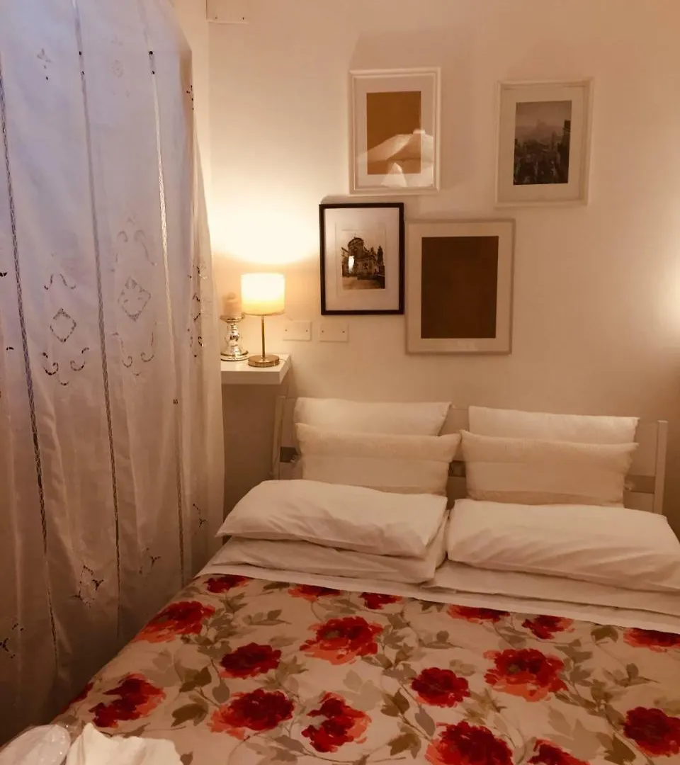Casa Tipica Siciliana Patronale Home Bedandbreakfast Tremetrisoprailcielo Camere Con Vista, Colazione Interna In Terrazzo Panoramico Caltagirone 2*,  Italië