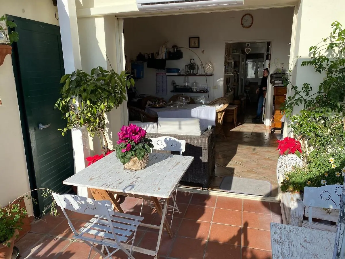 Casa Tipica Siciliana Patronale Home Bedandbreakfast Tremetrisoprailcielo Camere Con Vista, Colazione Interna In Terrazzo Panoramico Caltagirone 2*,  Italië