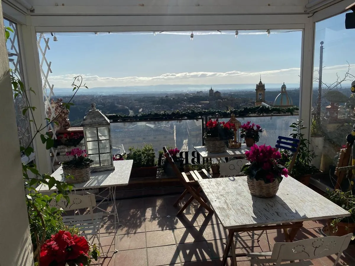 Casa Tipica Siciliana: Panoramic Terrace B&B Caltagirone Bed & Breakfast